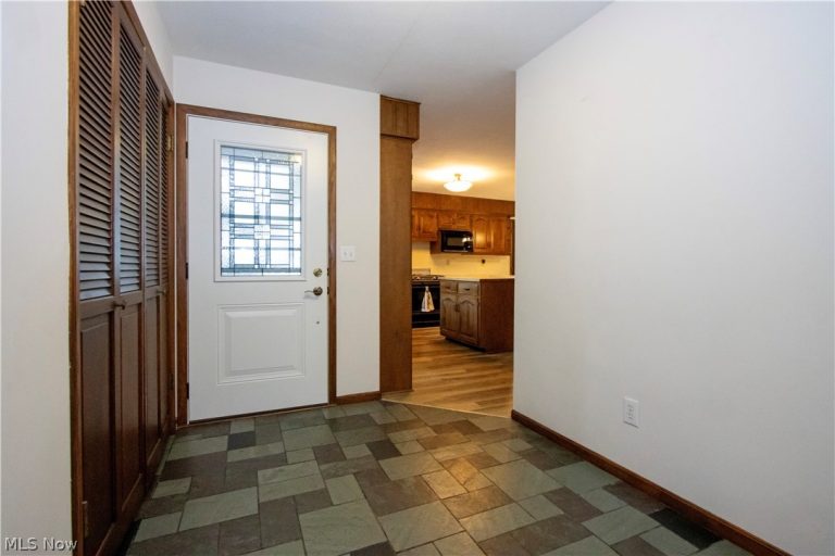 2180 Carr Road, Orrville, OH - Photo 2