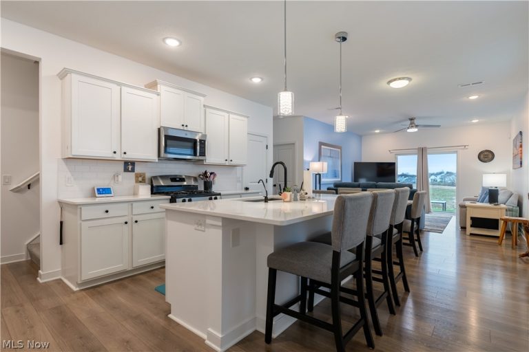 435 Honeycrisp Drive, Louisville, OH - Photo 8