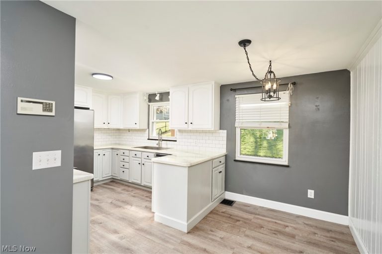 2625 Eaton Road, Canton, OH - Photo 4