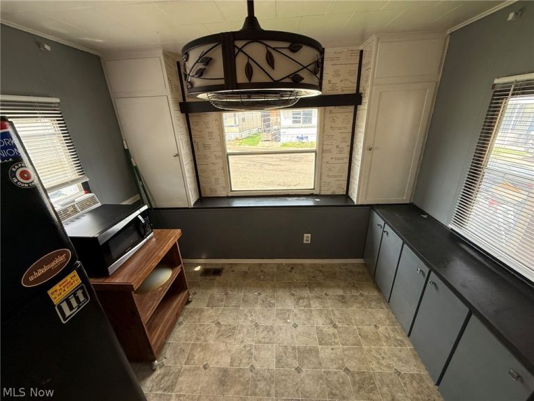 610 Karen Avenue, New Philadelphia, OH - Photo 4