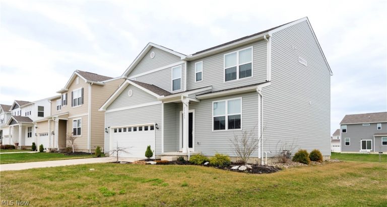 23633 Rebecca Lane, Columbia Station, OH - Photo 2