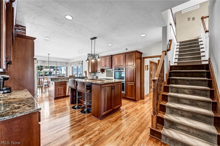 11280 Beechnut Lane, Chardon, OH - Photo 5