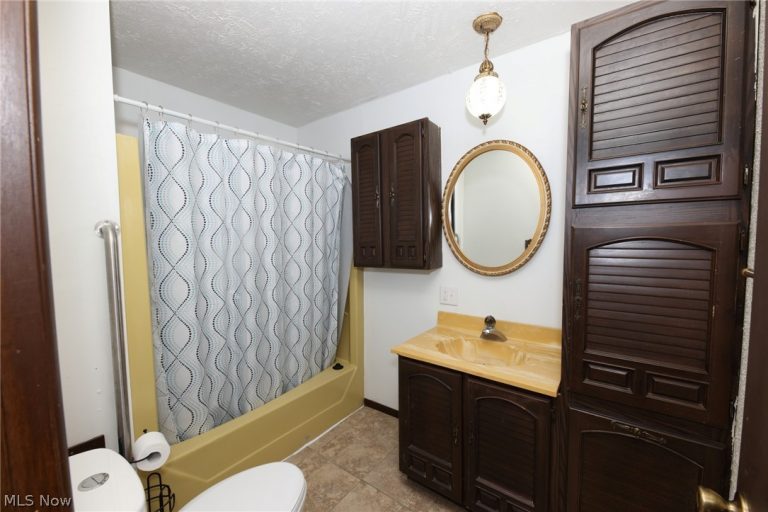 125 Meadowood Drive, New Cumberland, WV - Photo 8