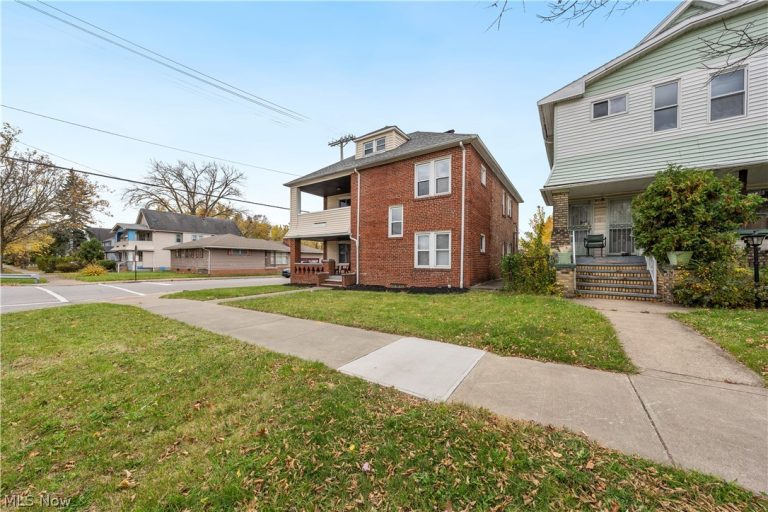 3740 151st Street #UP, Cleveland, OH - Photo 5