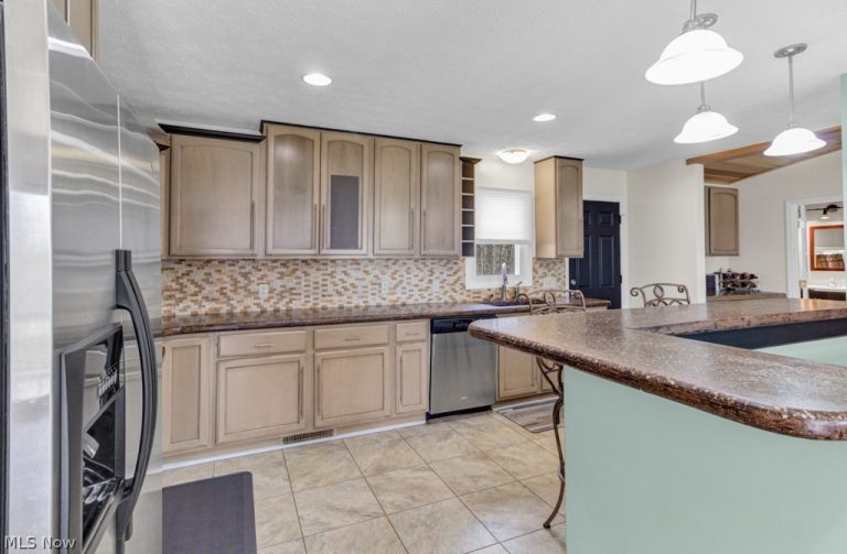 251 Mohawk Drive, Malvern, OH - Photo 8