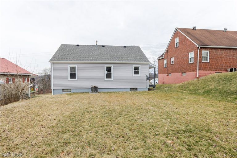 3809 Marland Heights Road, Weirton, WV - Photo 3