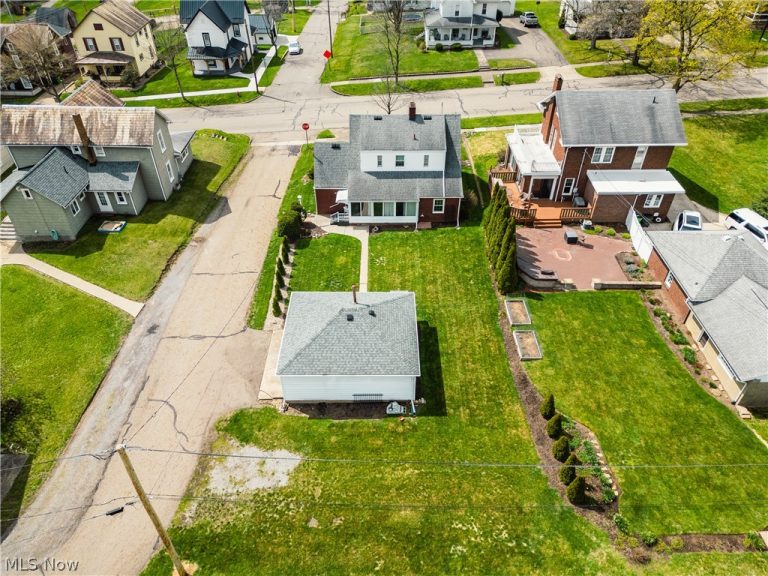 403 Main Street, Sugarcreek, OH - Photo 3
