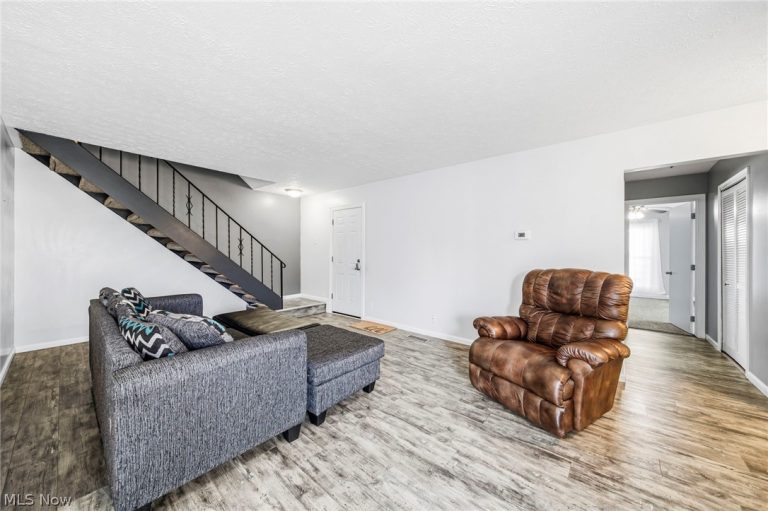 7981 Carriage Circle #B, Mentor, OH - Photo 5