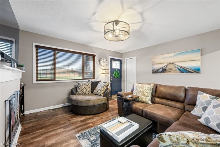 487 Bridle Lane, Berea, OH - Photo 6