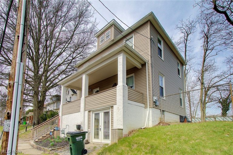 319 Oxford Street, Alliance, OH - Photo 2