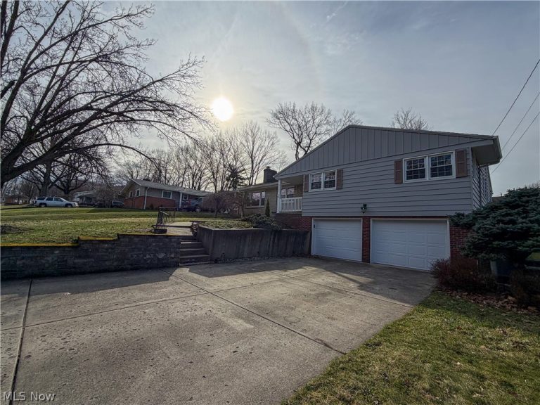 3161 Kingston Lane, Youngstown, OH - Photo 3