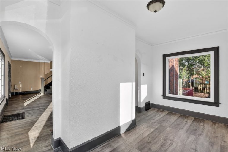 244 Outlook Avenue, Youngstown, OH - Photo 6