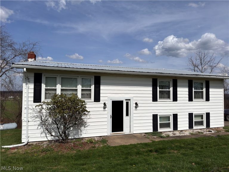60945 Sandy Ridge Road, Barnesville, OH - Photo 6