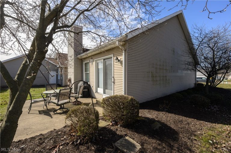 1358 Azalea Boulevard, Barberton, OH - Photo 4