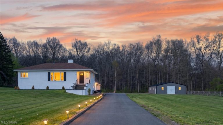 2382 Warren Burton Road, Southington, OH - Photo 2