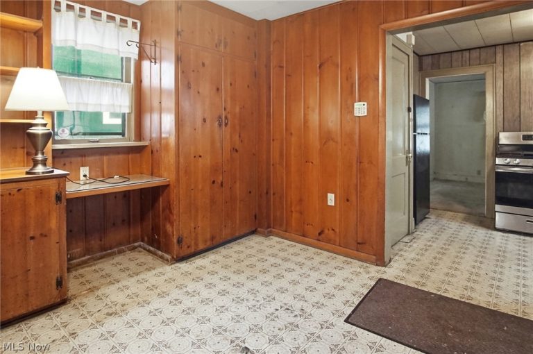 591 Hedden Avenue, Akron, OH - Photo 8