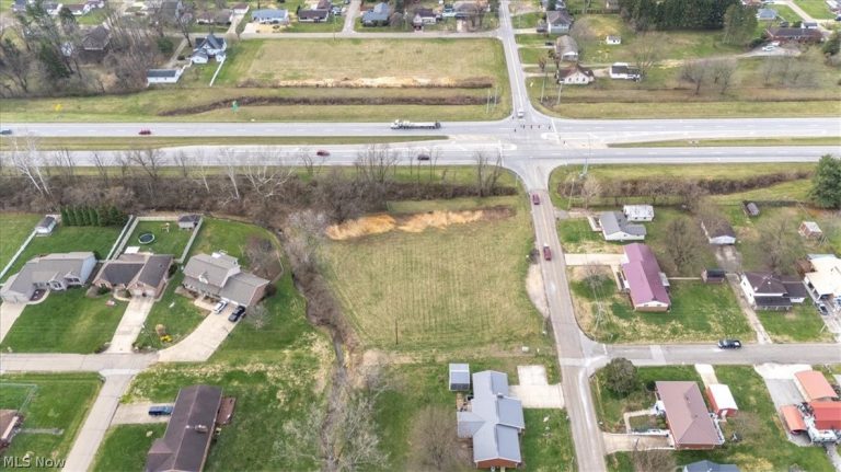 Braun Road (North Side), Belpre, OH - Photo 3