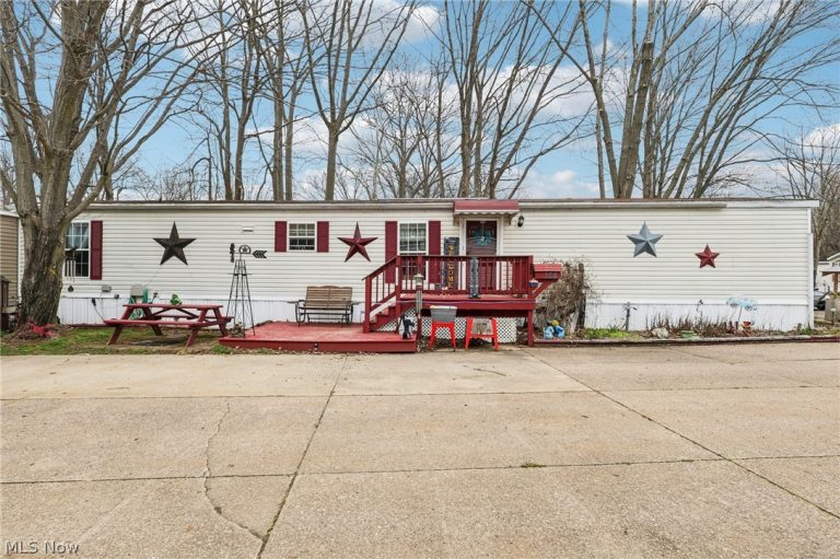 188 Paradise Boulevard, Madison, OH, 44057