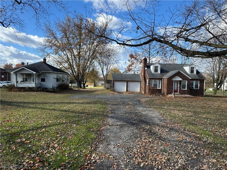 374 Niles Cortland Road, Warren, OH - Photo 2