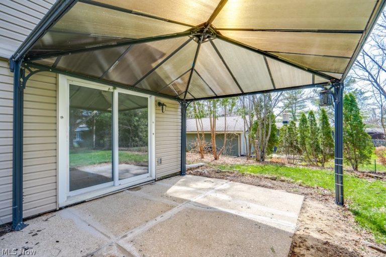 292 Parkview Drive, Aurora, OH - Photo 8