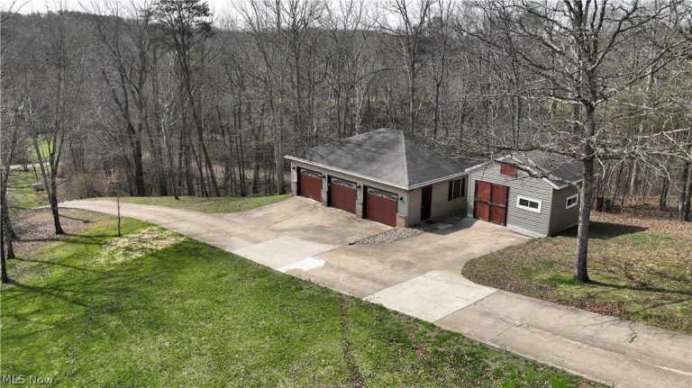 1950 Sams Creek Road, Mineral Wells, WV - Photo 5