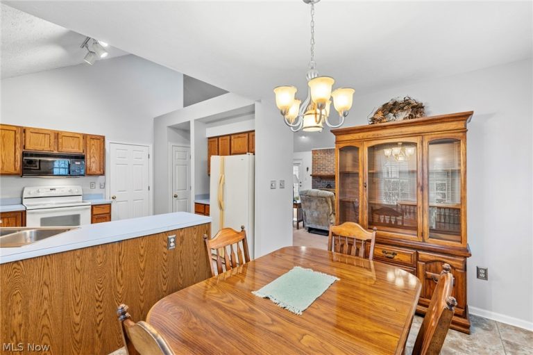 1660 Chapman Way, Broadview Heights, OH - Photo 8