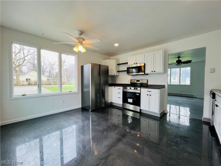 7063 Lake Road, Madison, OH - Photo 4