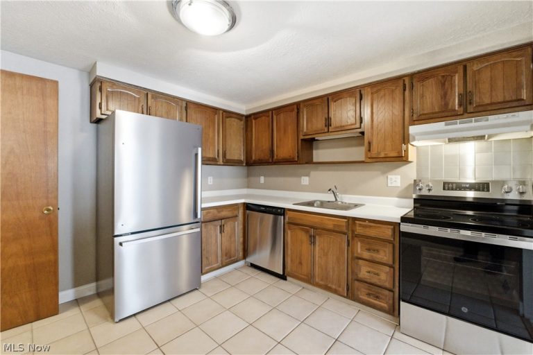 5514 Wrens Lane, Willoughby, OH - Photo 6