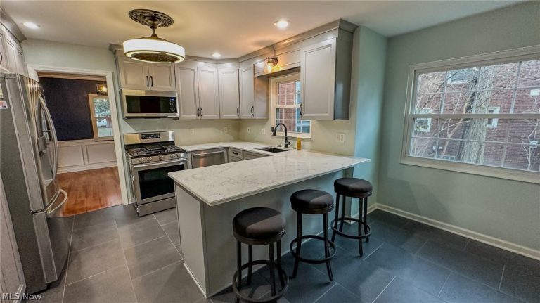 426 Dorchester Road, Akron, OH - Photo 5