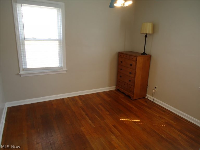 318 Van Buren Avenue, Cuyahoga Falls, OH - Photo 8