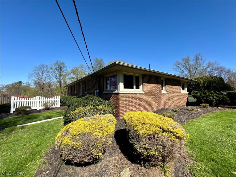 1648 Highland Lane, Ashtabula, OH - Photo 8
