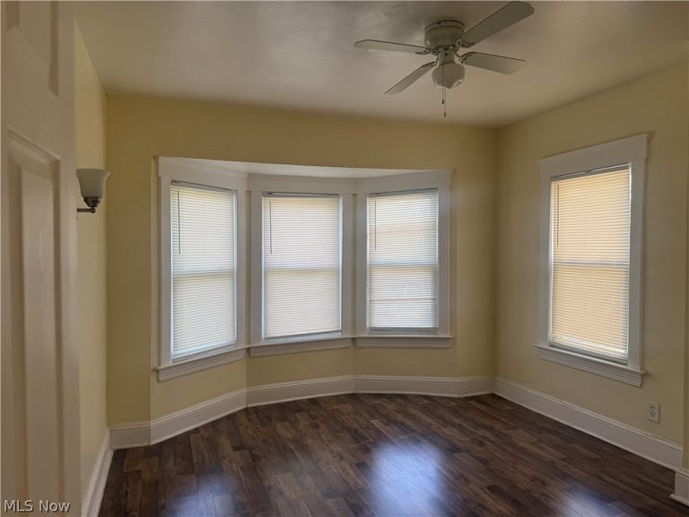 10318 Somerset Avenue, Cleveland, OH - Photo 8