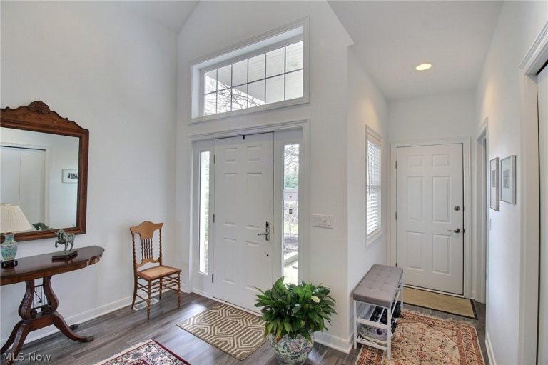 441 Glengary Circle, Highland Heights, OH - Photo 4