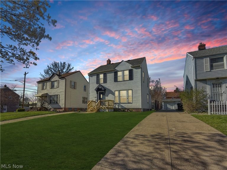 16905 Biltmore Avenue, Cleveland, OH - Photo 2