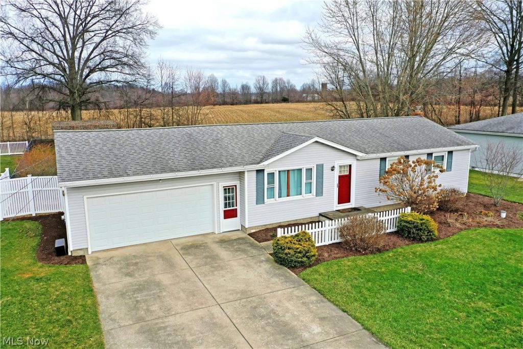 9812 Deltona Drive, New Middletown, OH