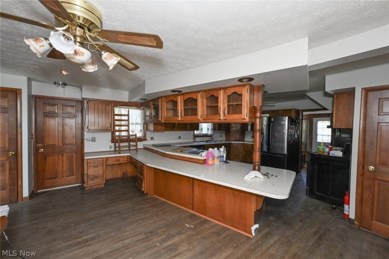 8212 White Road, Burbank, OH - Photo 5