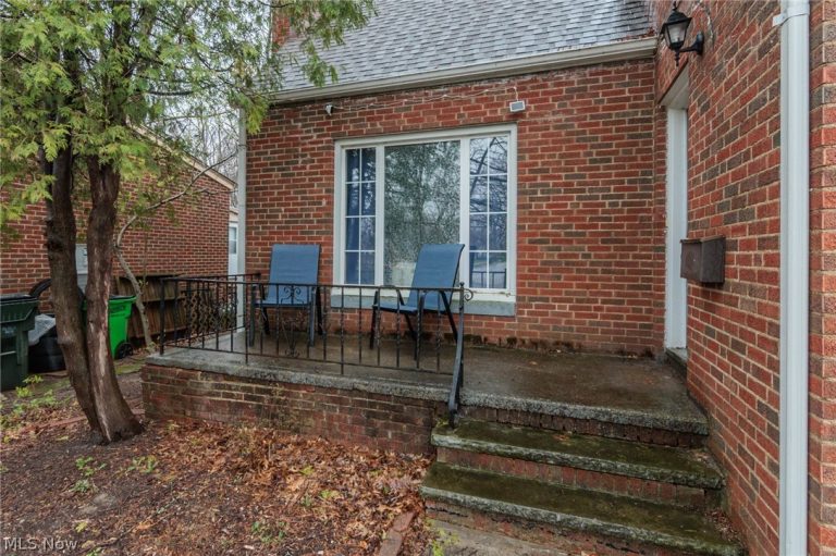 2071 Wrenford Road, South Euclid, OH - Photo 4