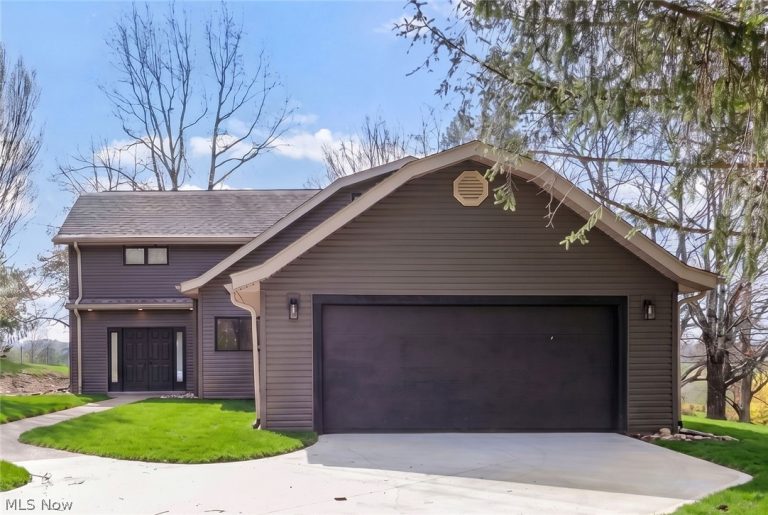 3388 Meadow Road, Cambridge, OH - Photo 8
