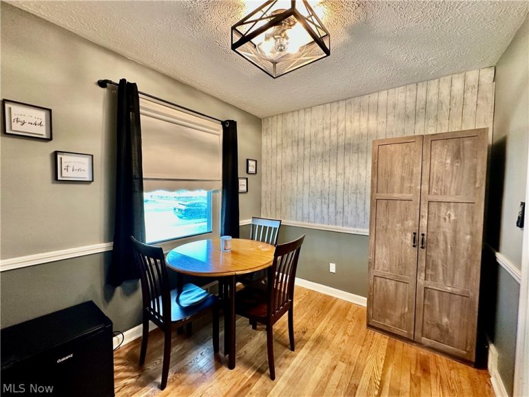 287 330th Street, Willowick, OH - Photo 4
