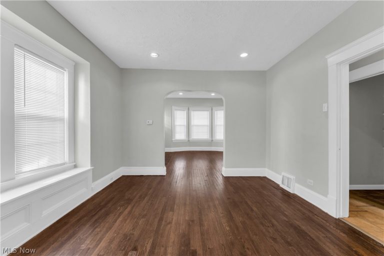 1434 Ridgewood Avenue, Lakewood, OH - Photo 8