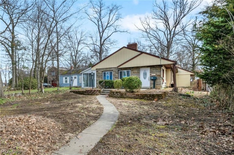 204 Grove Avenue, Cuyahoga Falls, OH - Photo 4