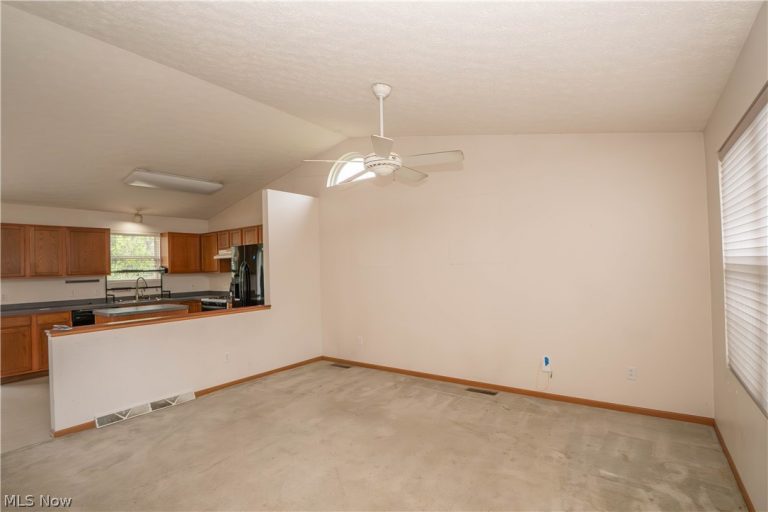 810 Sturbridge Drive, Medina, OH - Photo 8