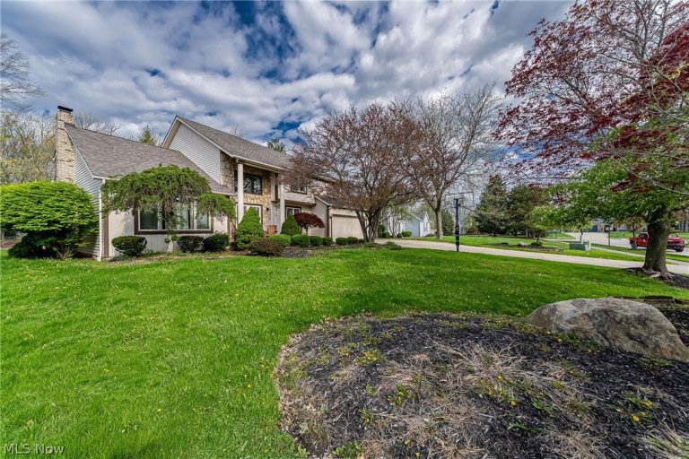 368 Leverett Lane, Highland Heights, OH - Photo 2