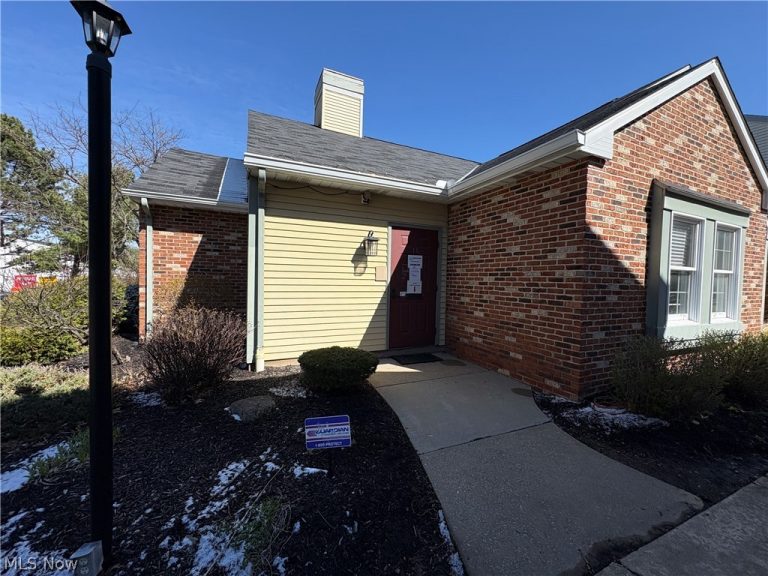 4466 Darrow Road #11, Stow, OH - Photo 2