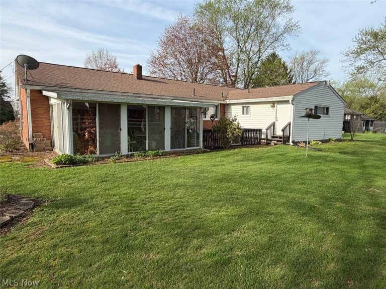 239 Fairview Street, Louisville, OH - Photo 8