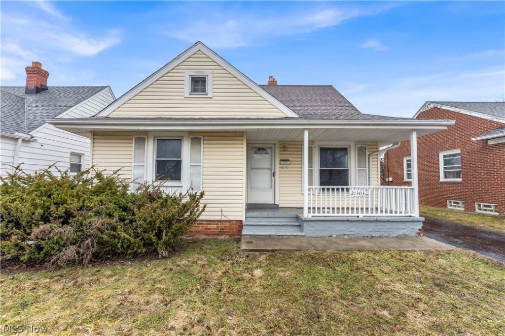 21303 Kenyon Drive, Maple Heights, OH