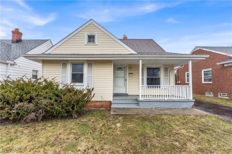 21303 Kenyon Drive, Maple Heights, OH, 44137