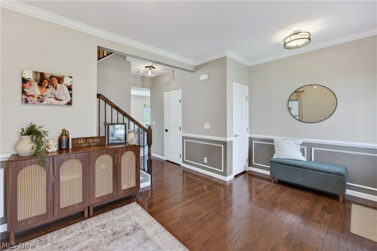 872 Hilliary Lane, Aurora, OH - Photo 5
