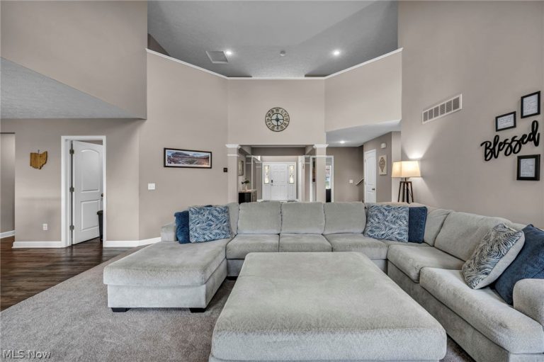 1559 Gray Fox Drive, North Canton, OH - Photo 8