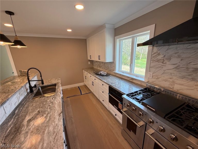 3940 Ellendale Road, Chagrin Falls, OH - Photo 4